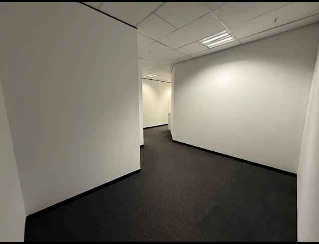 224M² OFFICE TO LET IN PARKTOWN